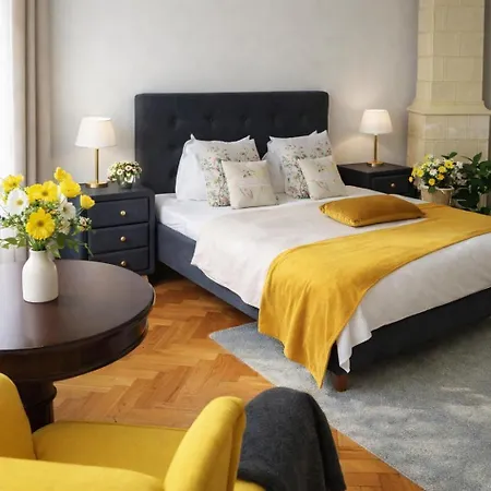 Republicii Old Town * Braşov